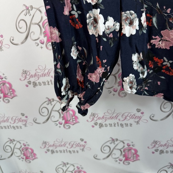 RW&CO. Long sleeve shirt, flowers, blue red light, pink, Navy Floral Blouse - Picture 6 of 14